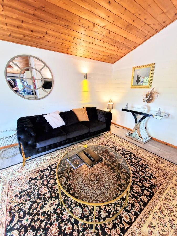 Villa Magpie 2 Hot Tub Huntersmoon-Warminster-Longleat-Wiltshire Esterno foto