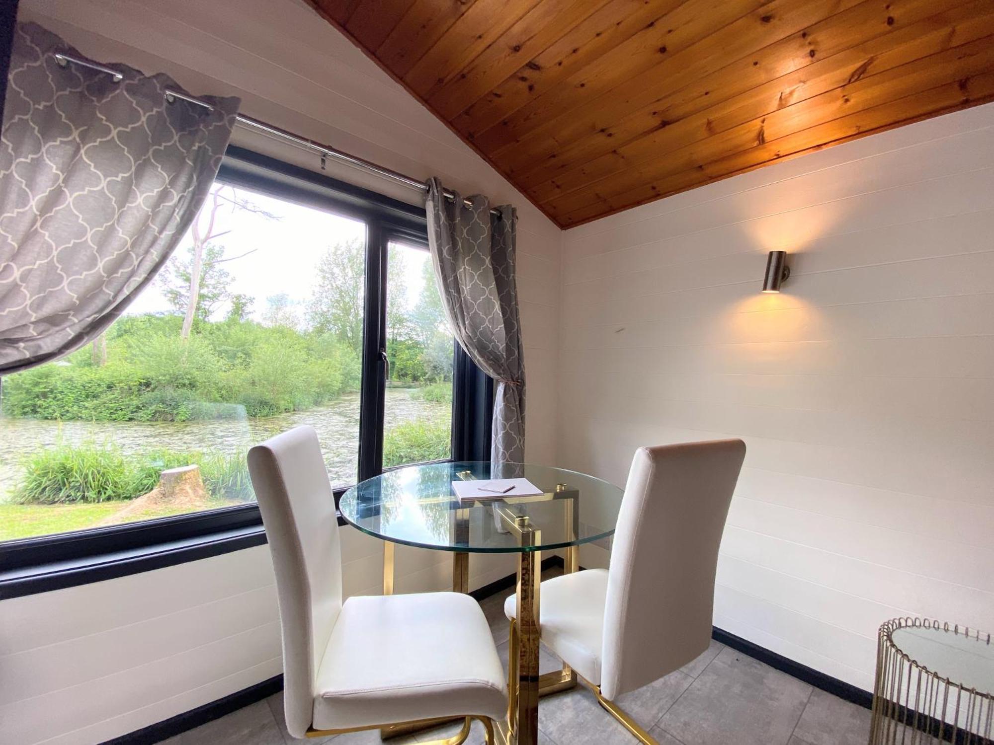 Villa Magpie 2 Hot Tub Huntersmoon-Warminster-Longleat-Wiltshire Esterno foto